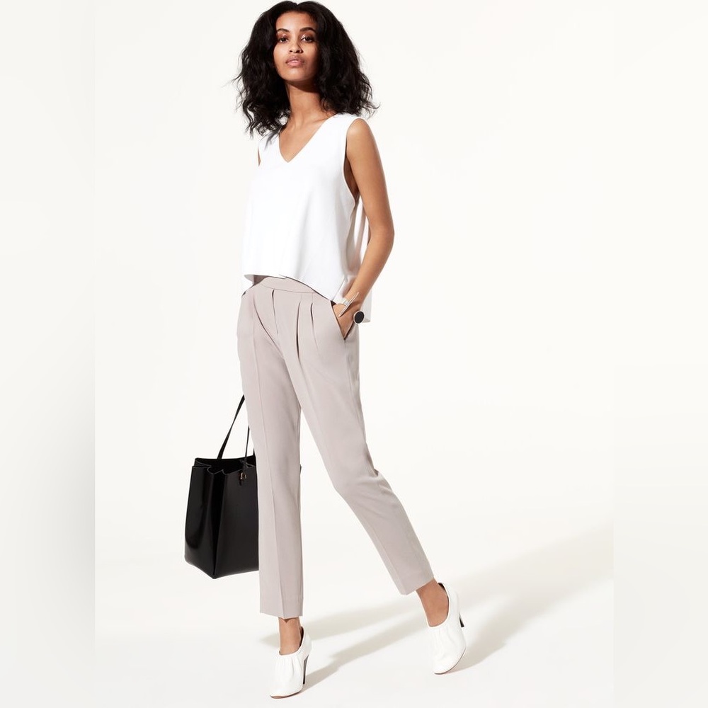 Aritzia Babaton Cohen Pull On Trouser Pant Size 8 Light Grey